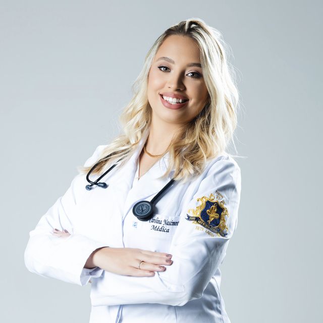 Dra. Carolina Nascimento Marinho — Clínica Médica em Contagem | Salus Hub